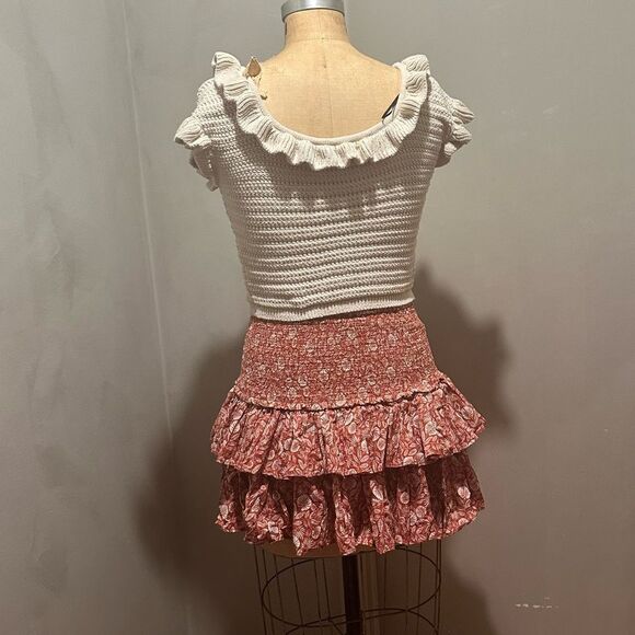 Crochet top and floral skirt - Picture 3 of 7